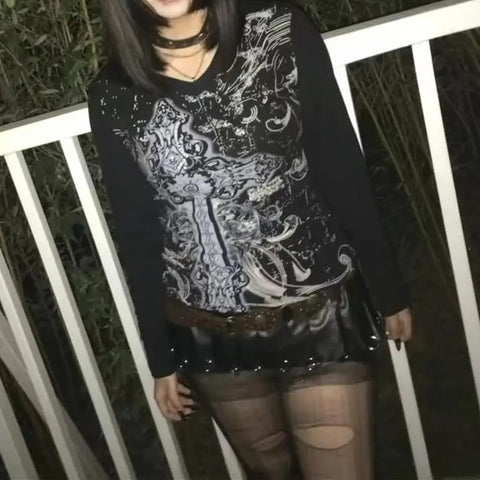 Grunge Shirts Emo Clothe Teen Girls Vintage Graphic Tee Y2k 2000s Goth Top Women Mcbling Long Sleeve Streetwear (Black Purple,Small)