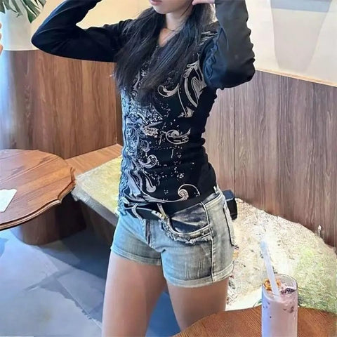 Grunge Shirts Emo Clothe Teen Girls Vintage Graphic Tee Y2k 2000s Goth Top Women Mcbling Long Sleeve Streetwear (Black Purple,Small)