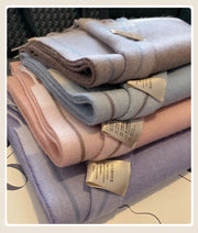 High Quality 100% Wool Scarf Female Fashion Classic Soft Cashmere Muffler Women Warm Thermal Shawl Outside Autumn Winter